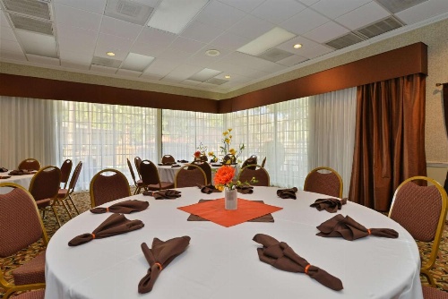 Hotel Bridgeway Tucson Int'l Airport and Suites image 3